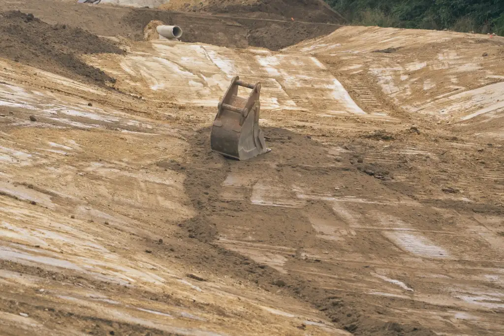 山东地区膜结构停车棚与雨棚的定制设计要点对比
